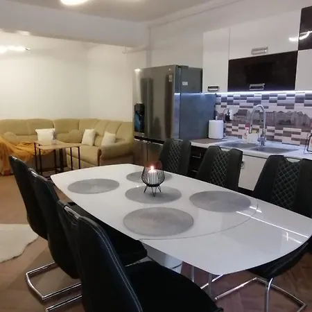 Iris Vivo Mall Apartment